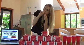 邯郸模特吃瓜事件视频播放,视频曝光引发网友热议