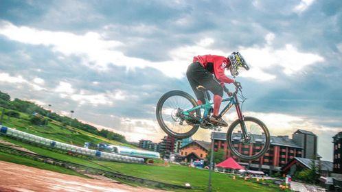 滑雪场吃瓜视频,揭秘冬日里的欢乐与温馨瞬间