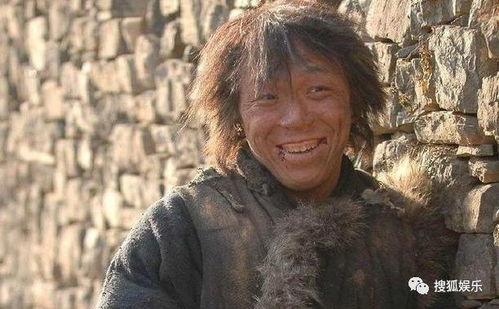 黄渤吃酸瓜搞笑视频,酸爽瞬间，笑料横生！