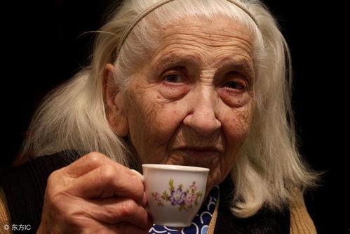 老太婆吃瓜抠图视频大全,趣味横生的短视频盛宴