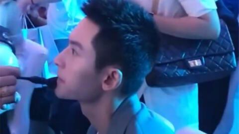 颁奖典礼女明星吃瓜视频,颁奖典礼女明星吃瓜瞬间，揭秘幕后花絮