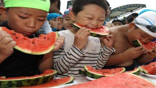 美国人在网上吃瓜视频,网上的“瓜”怎么这么香？